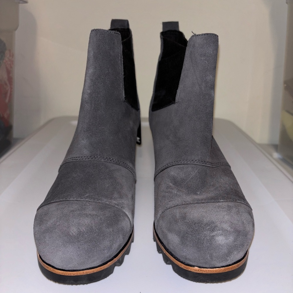 🐠 NWT SOREL boots size 8